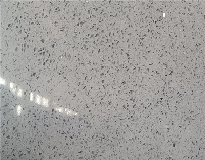 کوارتز خاکستری روشن کریستالی